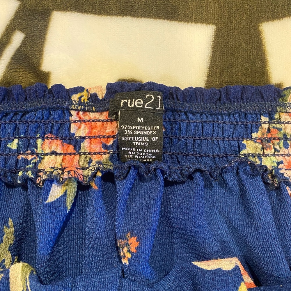 Blue floral romper - Picture 3 of 3